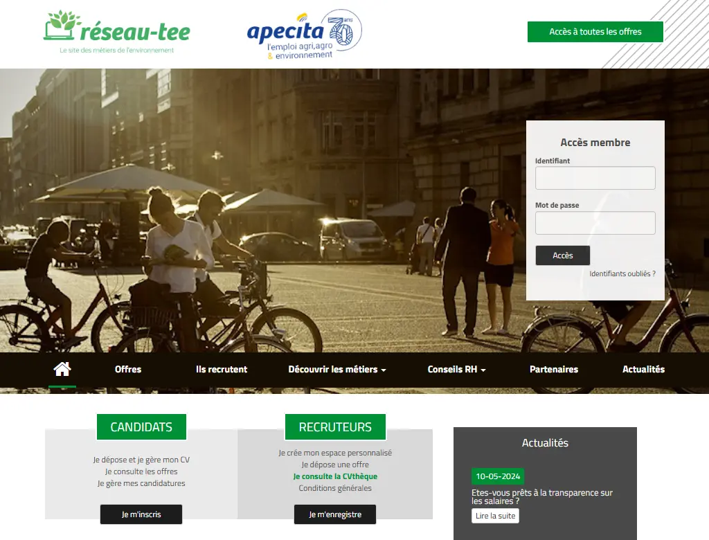 Capture d’écran du site réseau-tee.net, avec une image d’arrière-plan montrant des personnes à vélo et à pied dans une rue ensoleillée. Sur la droite, un encart permet aux membres de se connecter avec un identifiant et un mot de passe. En bas, deux zones cliquables s’adressent aux candidats et recruteurs, accompagnées d’un encadré "Actualités".